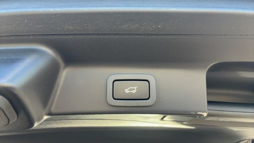 Jaguar F-Pace 2.0 D 163 2WD - Prestige – 2018 – 120482 km – Diesel – Boîte Manuelle — photo 2