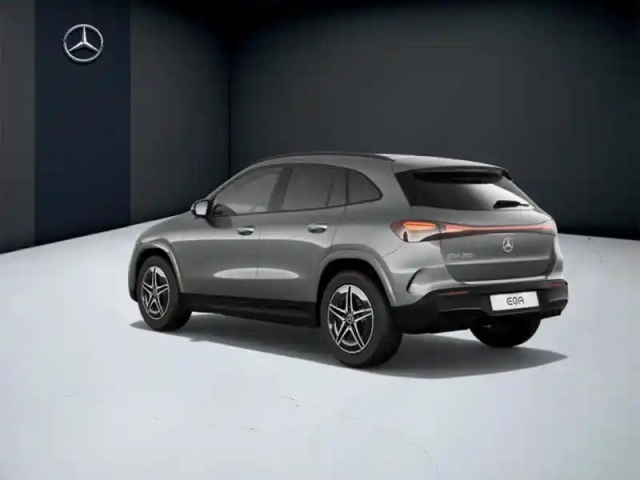 Mercedes Eqa 250+ amg line — photo 3