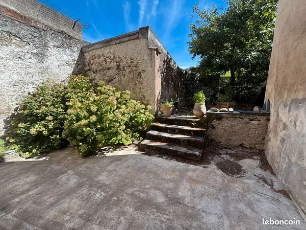 Maison de village T3 avec cour