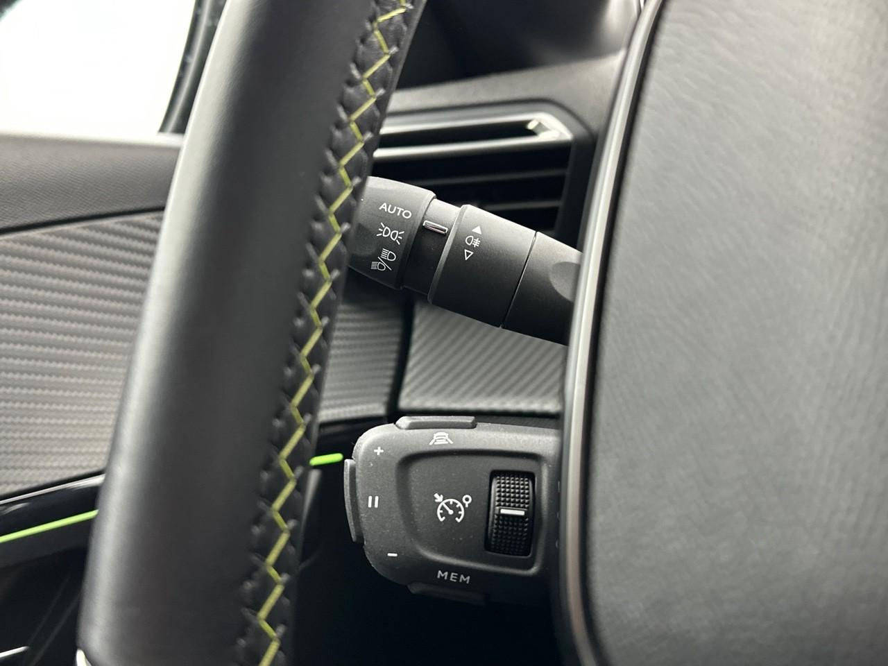 Peugeot 208 bluehdi 100 s&s bvm6 gt — photo 20