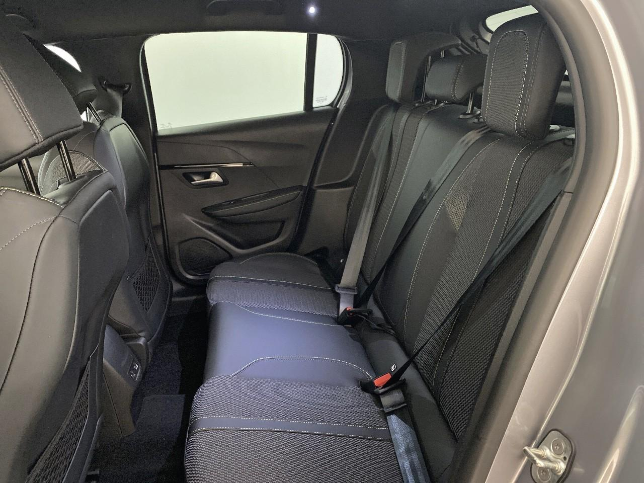 Peugeot 208 hybrid 145 ch e-dcs6 gt — photo 10