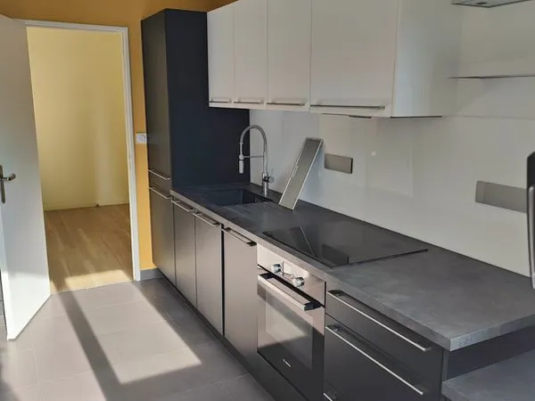 T2 rénové 55 m² avec balcon et parking - Résidence St Peres- Caen