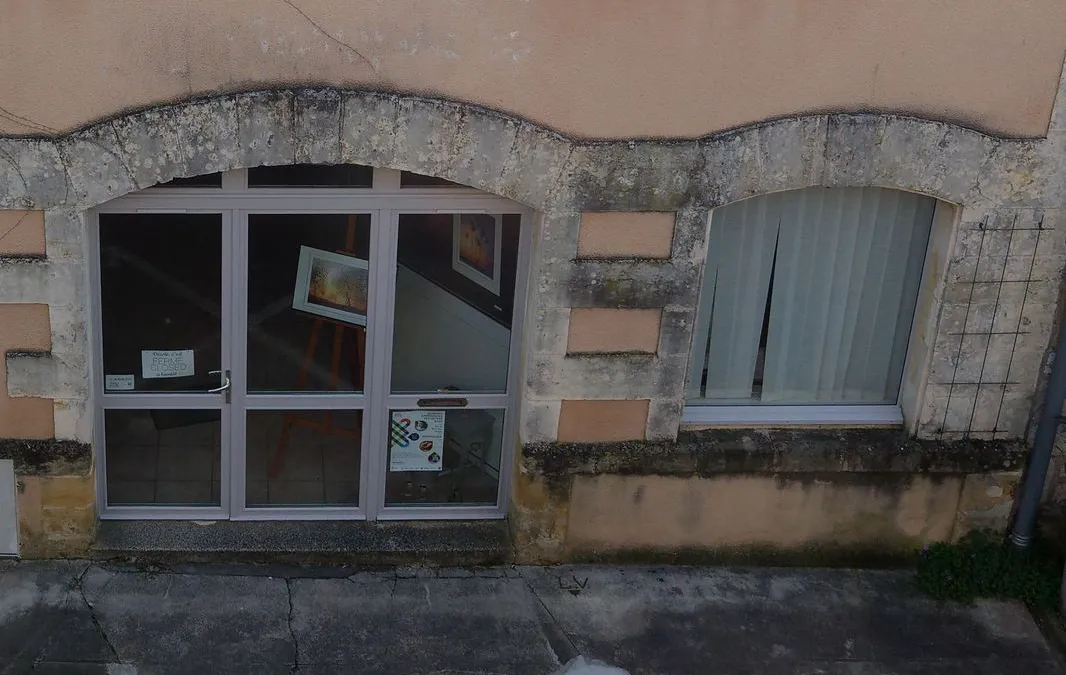 Photo 1