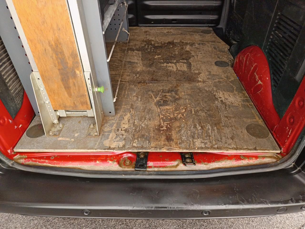 Citroën Berlingo m bluehdi 75 business — photo 32