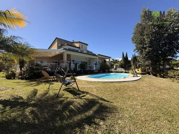 Villa 6 pièces 348 m²