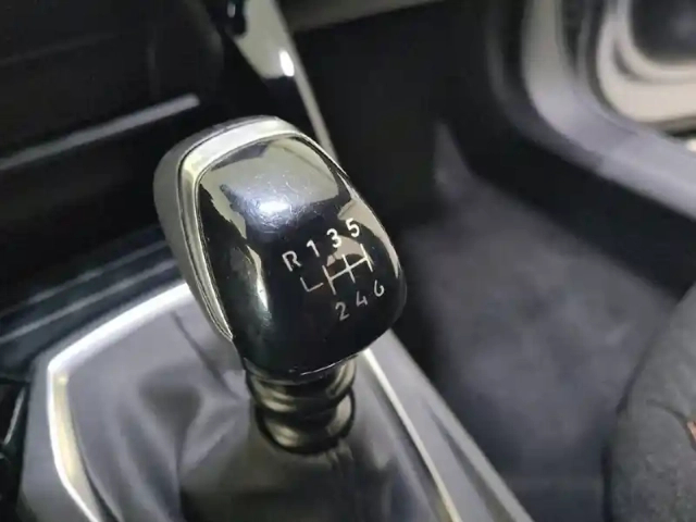 Peugeot 2008 100 s&amp;s bvm6 — photo 4