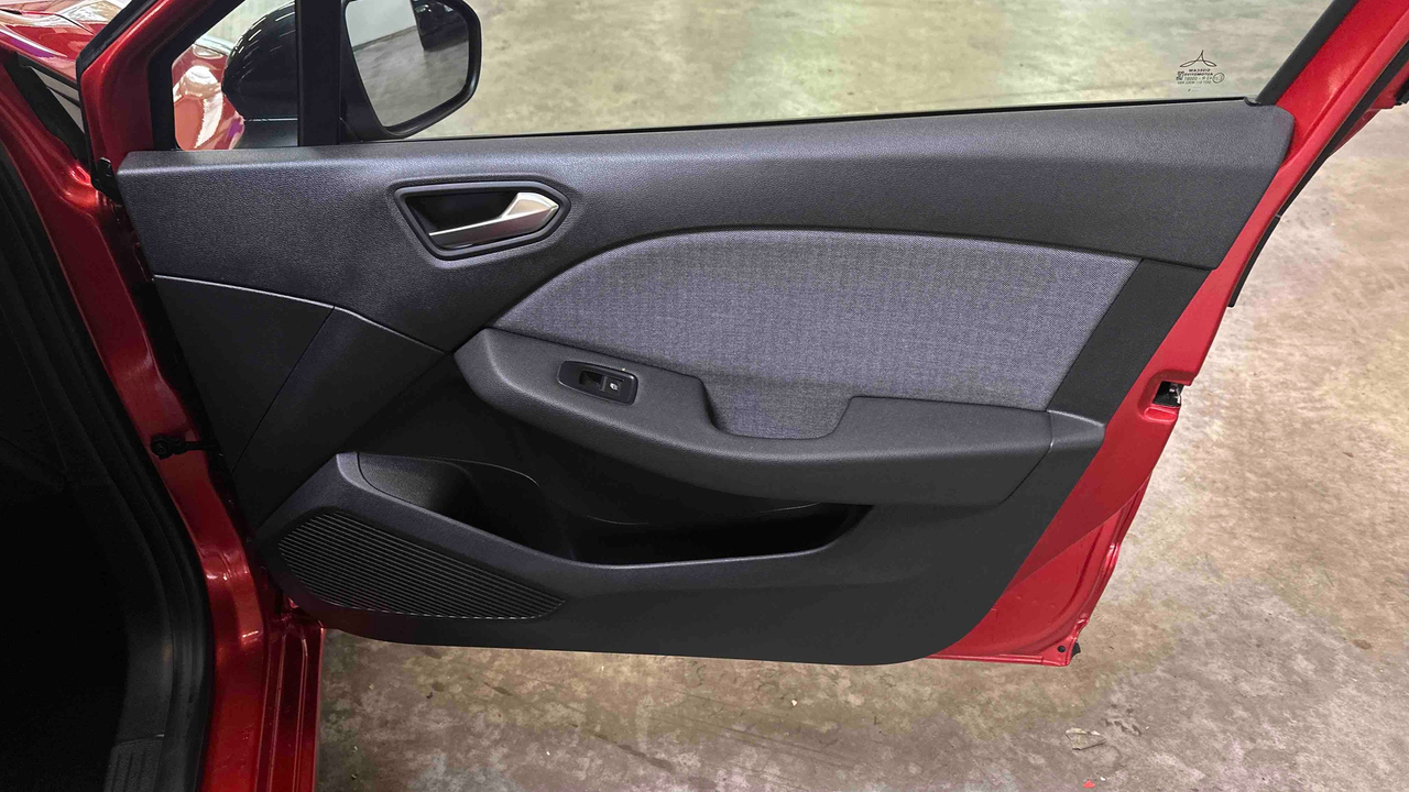Renault Clio TCe 90 ch GSR2 — photo 25
