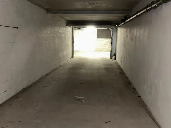 Garage double / Box fermé - Puget-sur-Argens (Résidence sécurisée)
