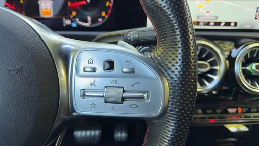 Mercedes Classe A 200 163 7G-DCT - Amg Line Edition – 2018 – 102883 km – Essence – Boîte Automatique — photo 13