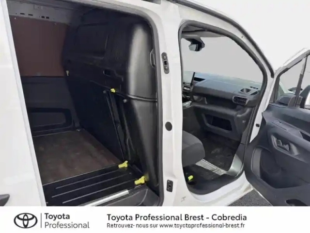 Toyota Proace city medium 100 d-4d start mc24 — photo 7
