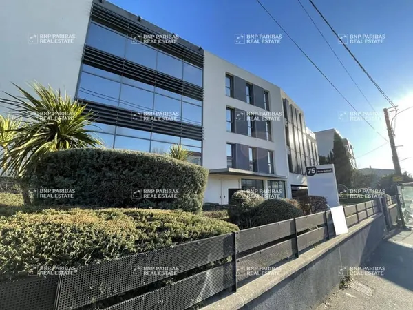 Bureaux 359 m²