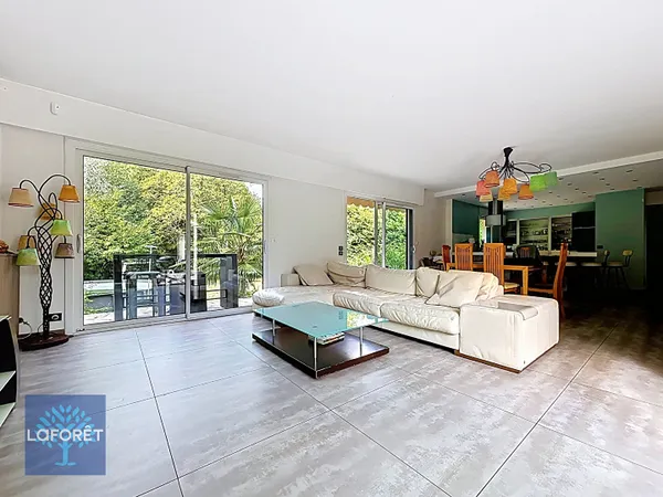 Maison 9 pièces 263 m²