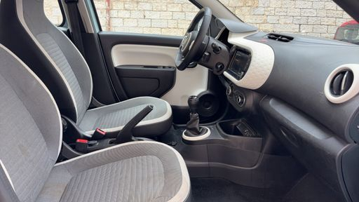 Renault Twingo 1.0 SCe 65 - Equilibre – 2023 – 37024 km – Essence – Boîte Manuelle — photo 9