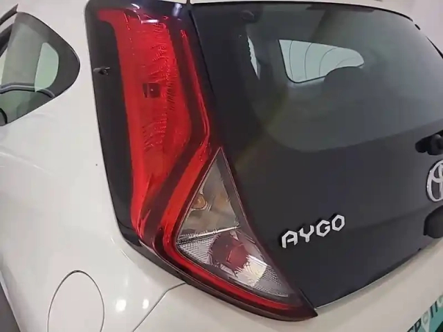 Toyota Aygo 1.0 vvt-i — photo 20