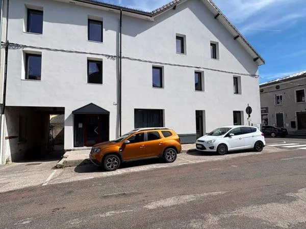 Rare Immeuble 440 m² au coeur du Haut-Jura - Investissement locatif