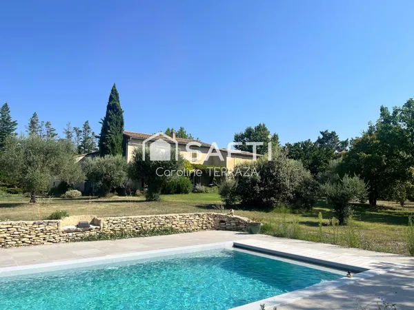 Propriété d'exception avec deux maisons - Terrain arboré d'1 hectare avec piscine