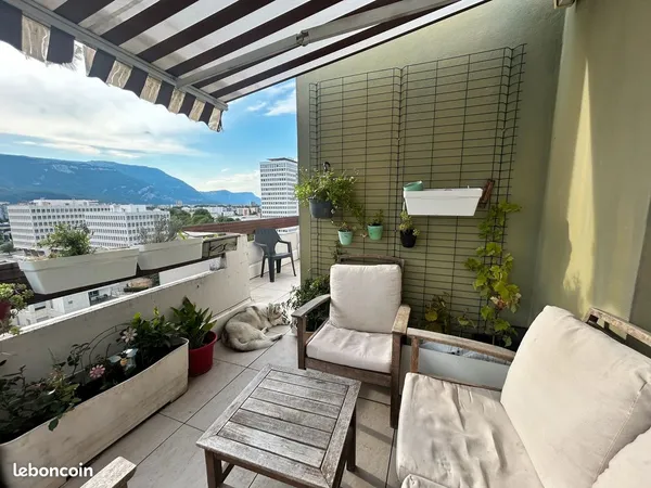 Bel appartement meublé de 96 m² au dernier étage