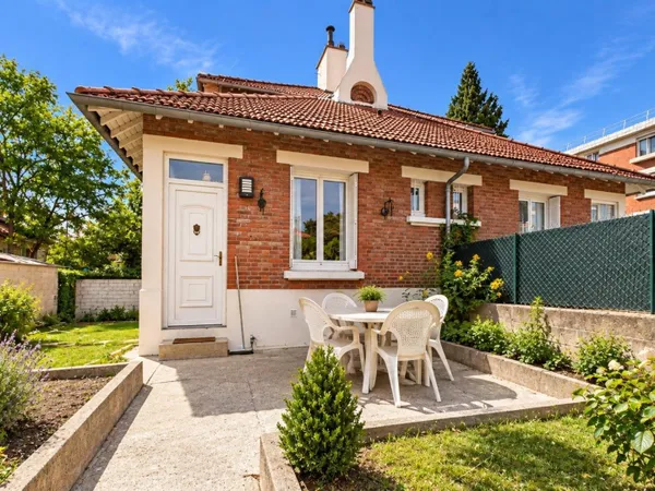 Maison avec jardin, au calme et bien située