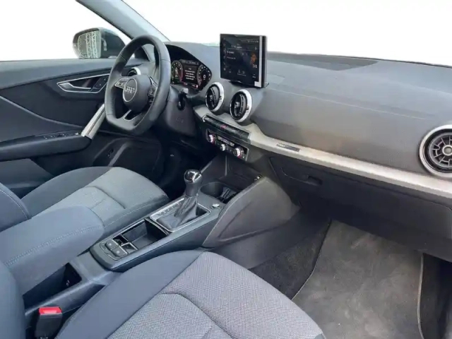 Audi Q2 35 tfsi 150 s tronic 7 — photo 40