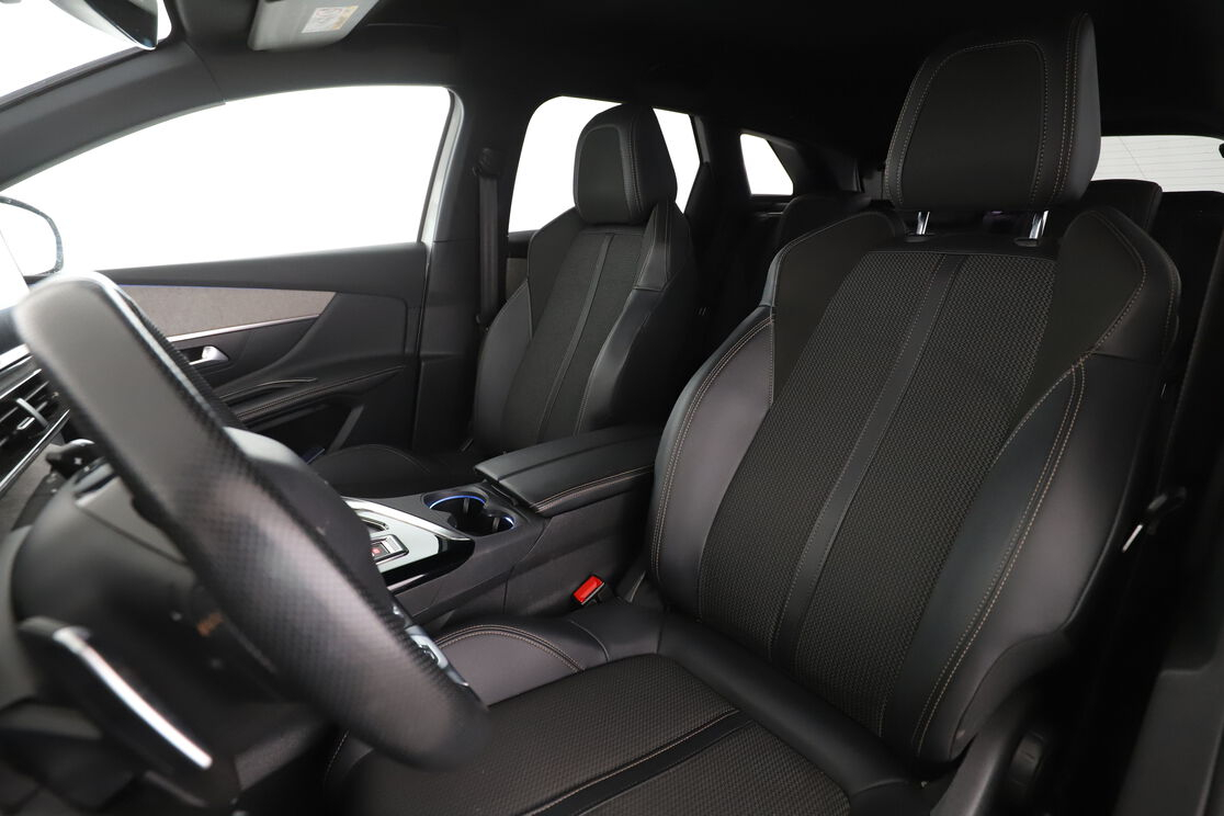 Peugeot 3008 1.5 Blue-HDi GT EAT8 — photo 9