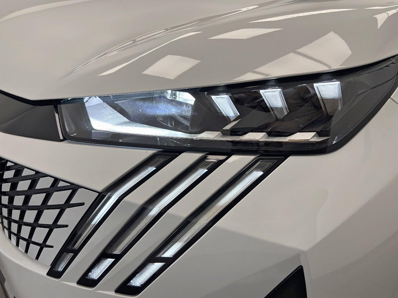 Peugeot 3008 hybrid 145 e-dcs6 gt — photo 21