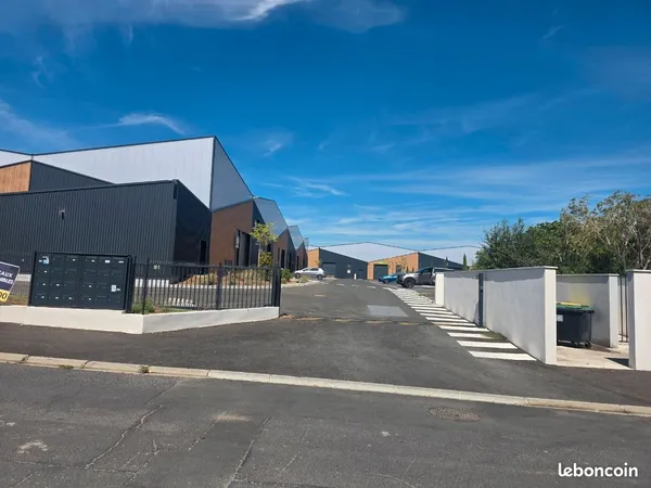 Dépôt 120m2