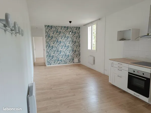Maison de ville 2 pièces 40M² + garage 50m² + Cour
