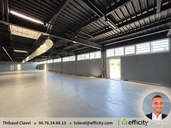 Local 974 m²