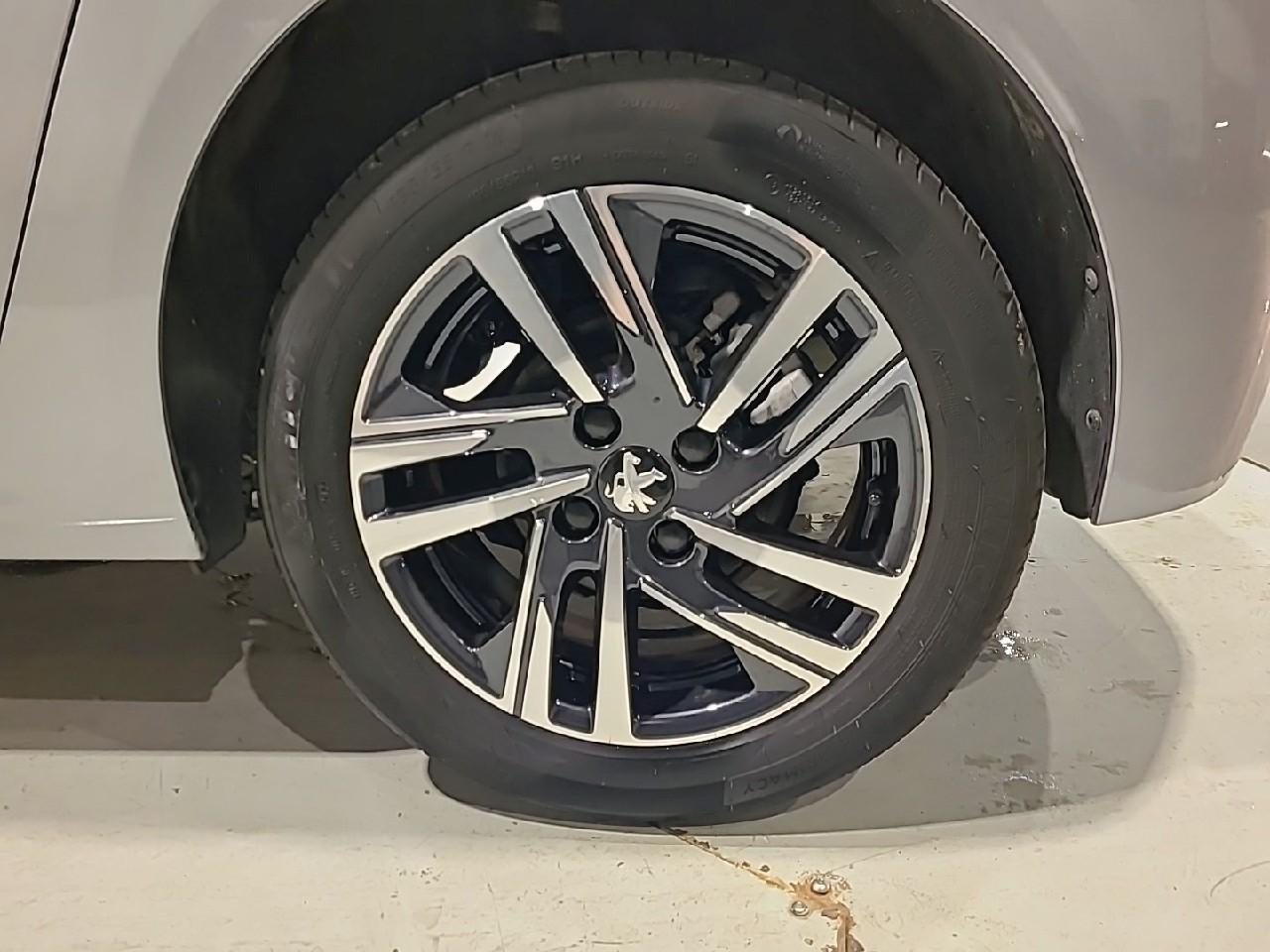 Peugeot 208 puretech 100 s&s bvm6 allure — photo 16