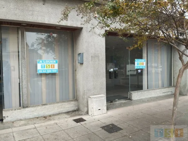 Local commercial 3 pièces 65 m²
