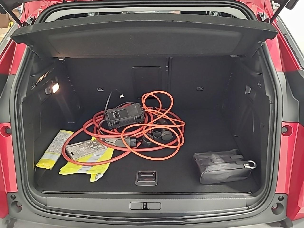 Peugeot 3008 hybrid 225 e-eat8 allure pack — photo 14
