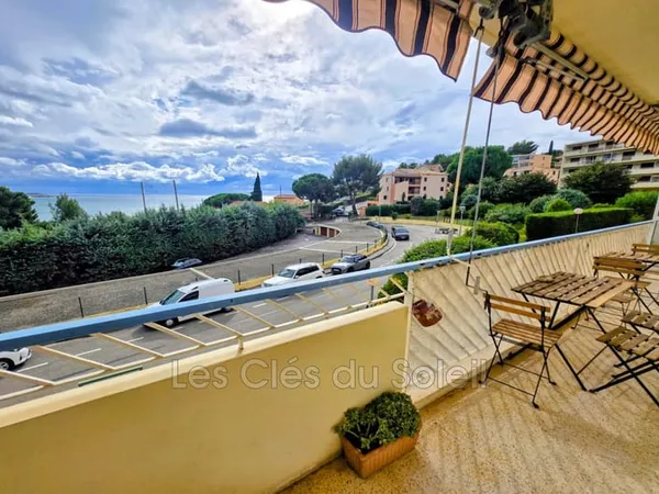 Bandol, vue mer exceptionnelle -double séjour-terrasse -parkin
