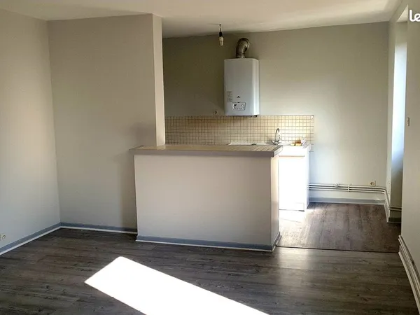 A louer Beau T3 + garage rénové quartier plateau/gare