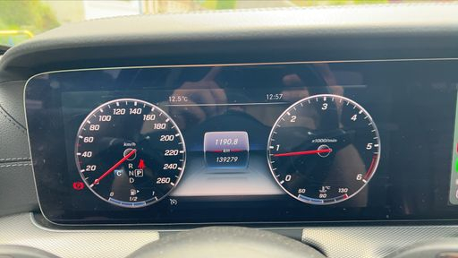Mercedes Classe E 220 d 194  9G-Tronic - AMG Line – 2018 – 155900 km – Diesel – Boîte Automatique — photo 13