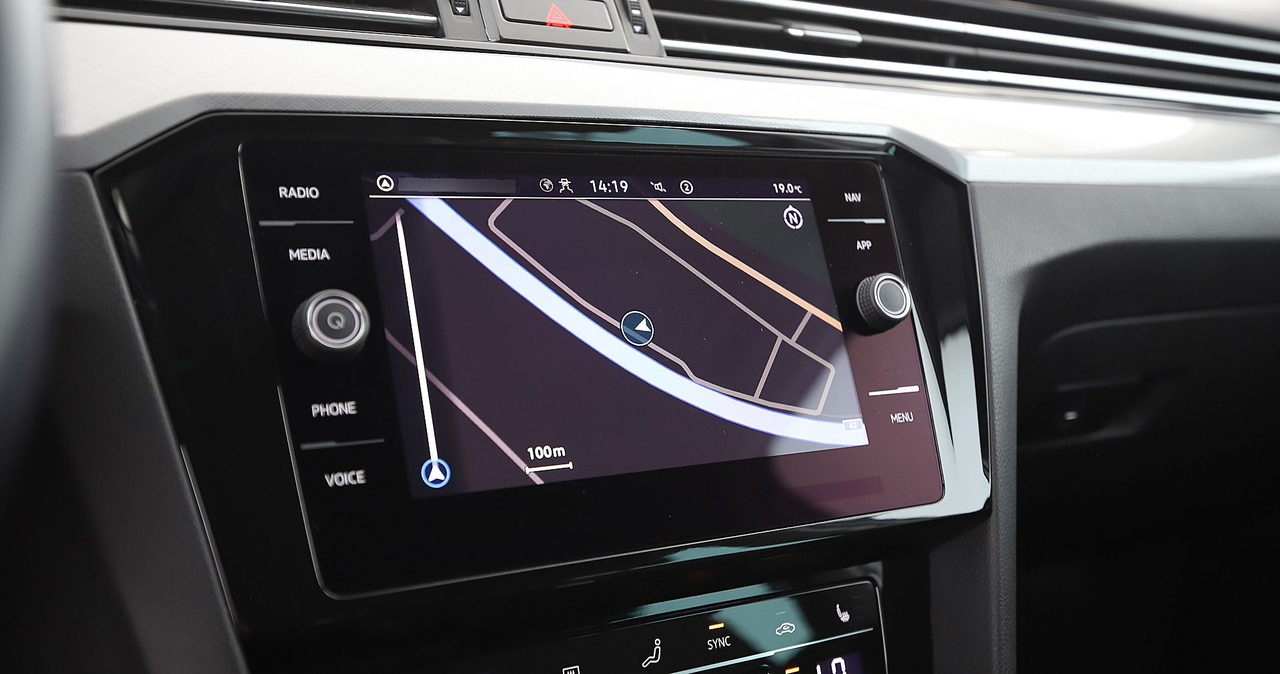 Volkswagen Passat SW — photo 22