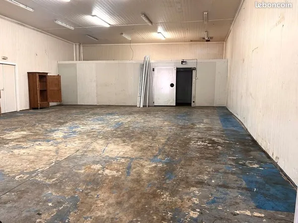 Local industriel 202 m²