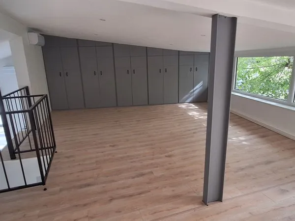 Locaux 120 m² Climatisés sur Francheville