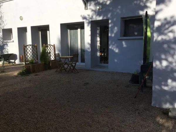 LOUE T1 Bis 50m² en duplex