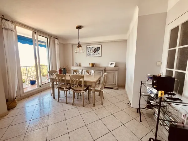 Vends appartement vue imprenable sur la mer