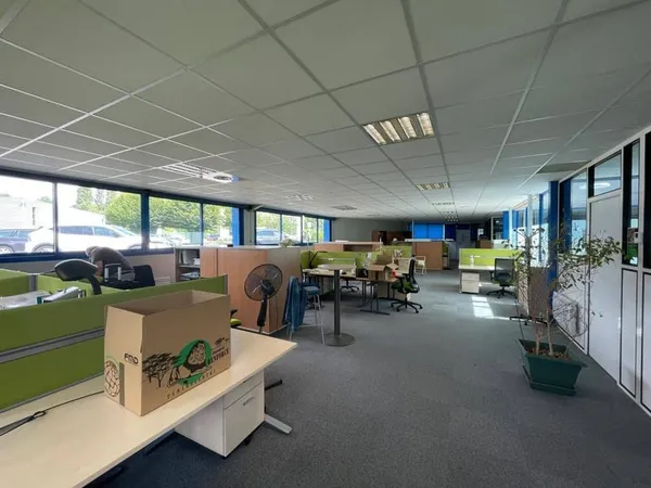Local d'activité 1250 m²