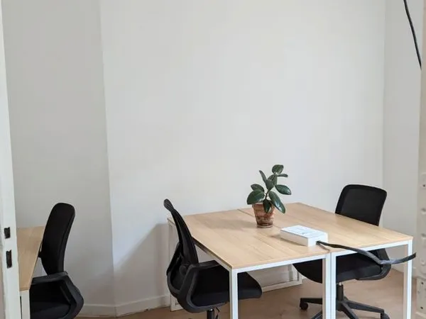 Bureau fermé dans espace de co-working