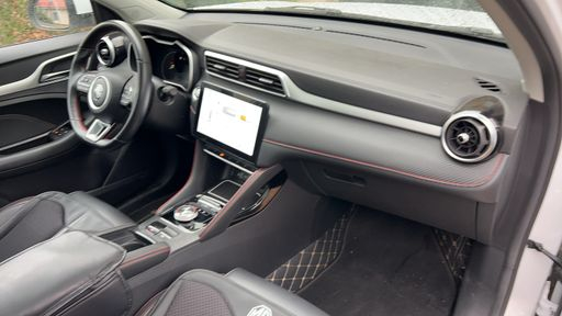 MG ZS 156 70kWh - Luxury – 2022 – 82441 km – Électrique – Boîte Automatique — photo 22