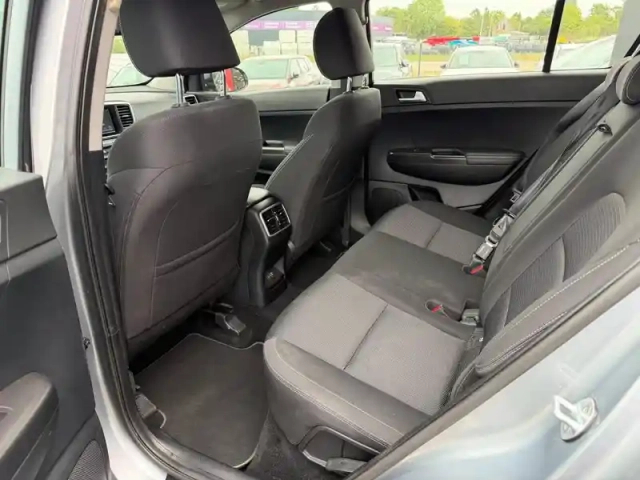 Kia Sportage 1.6 crdi 115ch isg active 4x2 — photo 10