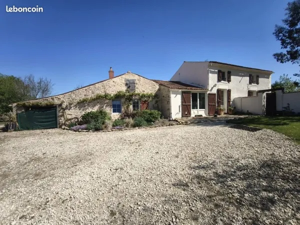 Maison 18 pièces 240 m²