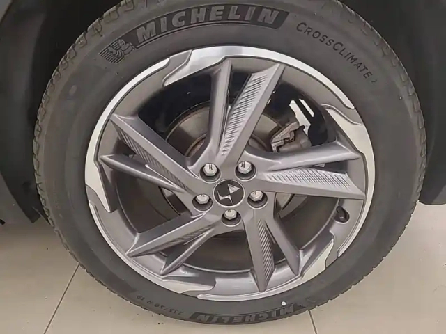 Ds Ds 7 ds7 crossback hybride e-tense 300 eat8 4x4 — photo 17