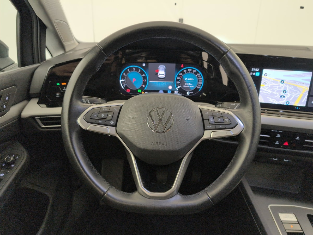 Volkswagen Golf 8 — photo 13