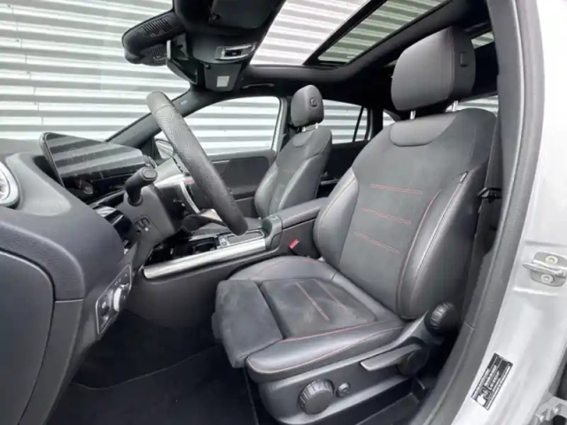 Mercedes Gla 200 d amg line — photo 20
