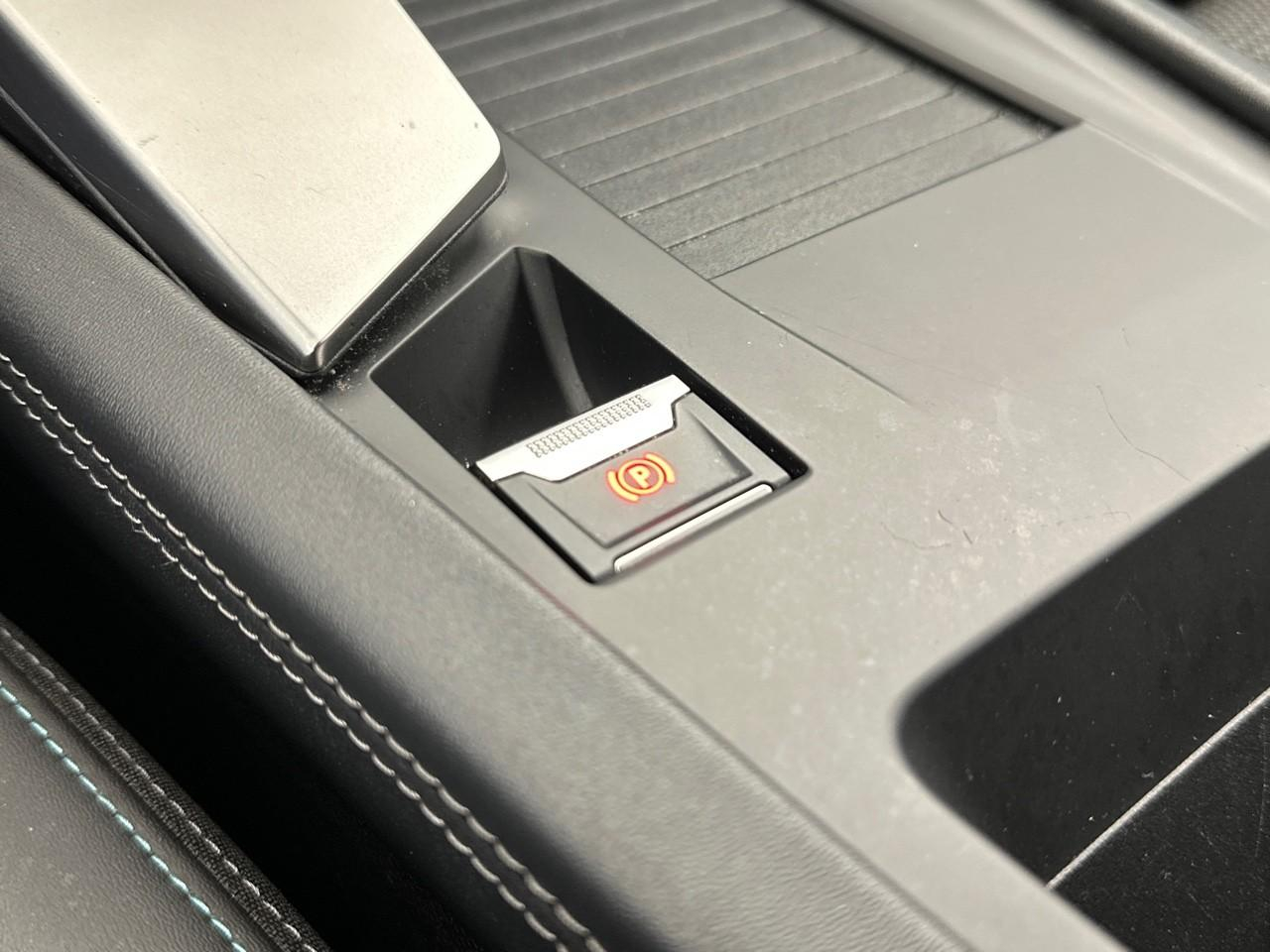 Peugeot 308 phev 180 e-eat8 allure pack — photo 32