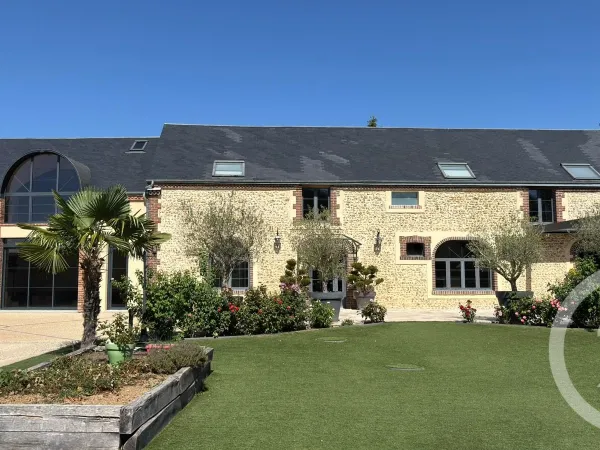 Maison 9 pièces 328 m²