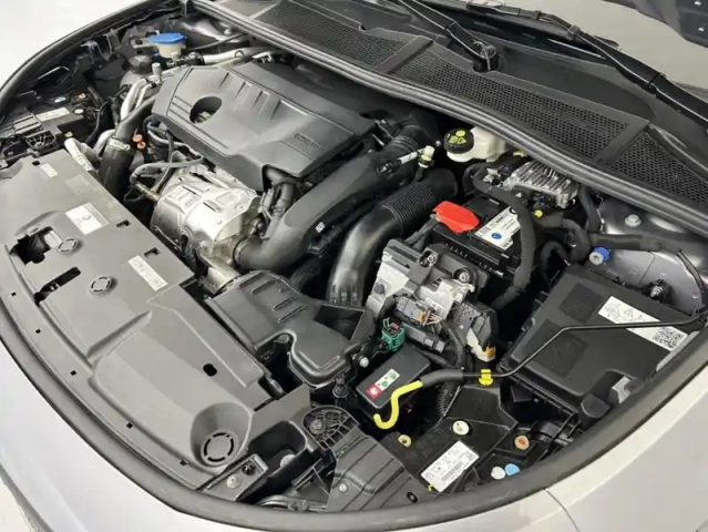 Peugeot 308 phev 180ch gt e-eat8 + toit ouvrant — photo 28